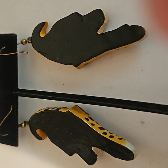 LEOPARD Paper Mache or wood Handpainted Pierced Earrings - Picture 4 of 4